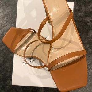 Heel sandal